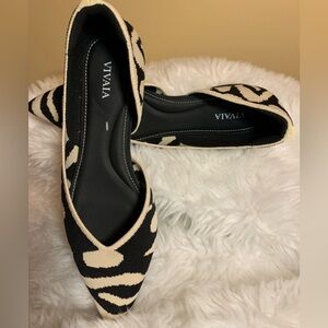 VIVAIA ladies tiger, print pointed toe flats size 35EU (4-5) US size (tiny)NWOT